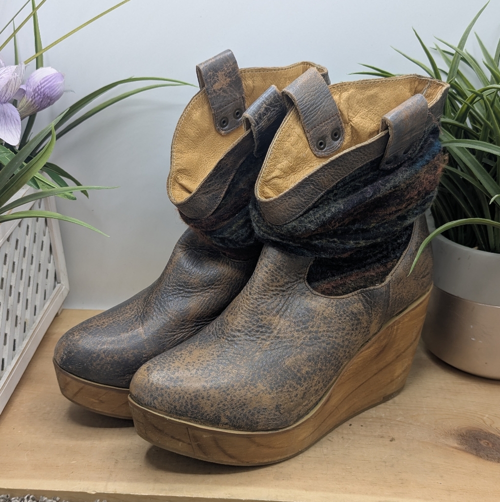 Bed Stu Wooden Wedge Sole Women's Size 6 Platform Fabric Top Boots